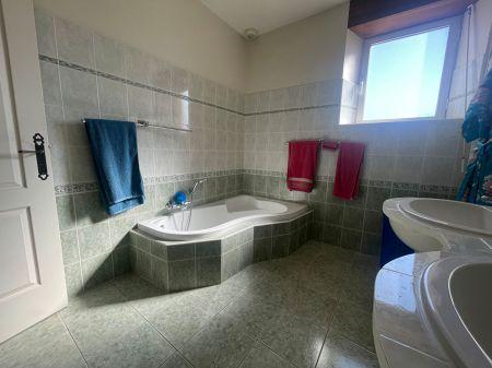 Location - Maison - 4 pièces - 157.27 m² - st Etienne De Tulmont