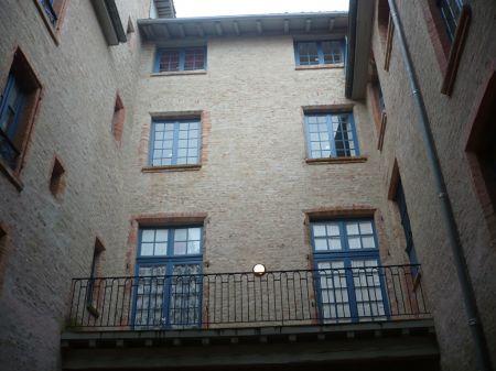 Location - Appartement - 2 pièces - 65.00 m² - montauban