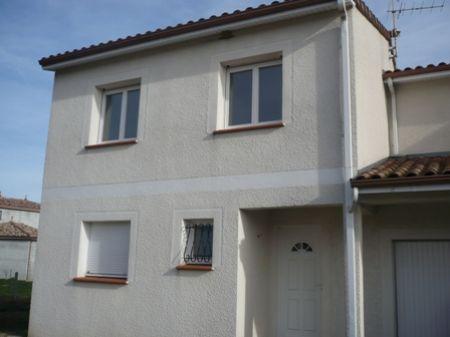 Location - Maison - 5 pièces - 95.00 m² - st Etienne De Tulmont