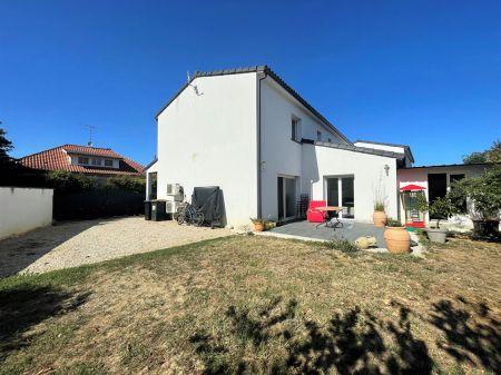 Location - Maison - 4 pièces - 101.00 m² - montauban